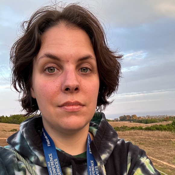 Meet your Posher, Emily - Picture 1 of 1